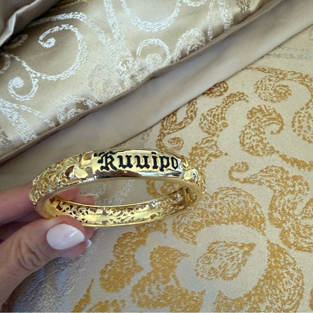 Gold Kuipo Bangle Bracelet